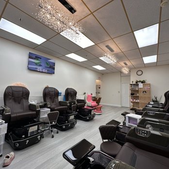 TL Nails Spa - Nail Salons Near Me - Braintree, Massachusetts