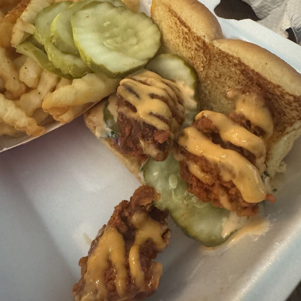 Dave's Hot Chicken - Daves Mini Sliders w/ Fries - Chicken Shop Near Me - Jacksonville, Florida Dave's Hot Chicken - Daves Mini Sliders w/ Fries - Chicken Shop Near Me - Jacksonville, Florida