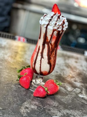 Laura’s Bar and Grill by null