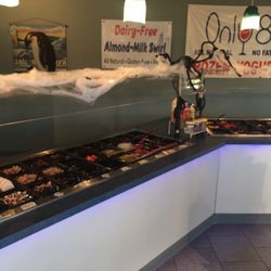 Glaciers Frozen Yogurt Café