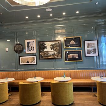 Old Hickory - Sitting area in restaurant - Steakhouses Near Me - National Harbor, Maryland