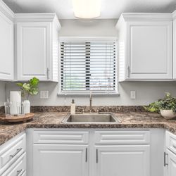 Country Manor - Modern Style Kitchens