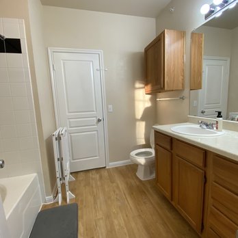 Renaissance at North Bend - Guest/Kids bathroom!! Huge! - Apartments Near Me - Austin, Texas