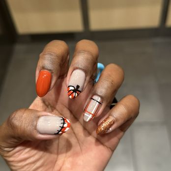 Aria Nail Bar - Nail Salons Near Me - Hayward, California