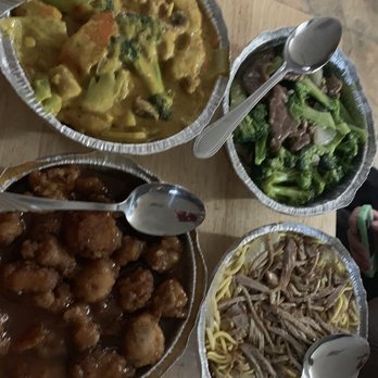 Canton Garden Restaurant - a variety of dishes of food - Chinese Near Me - Chilliwack, British Columbia Canton Garden Restaurant - a variety of dishes of food - Chinese Near Me - Chilliwack, British Columbia