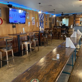 Hillside Hangout - Sitting area - Beer Gardens Near Me - Mt. Juliet, Tennessee