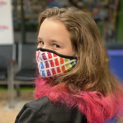KidSnips - Deerfield KidSnips does hair staining for a Demi permanent pop of color #dipdye
