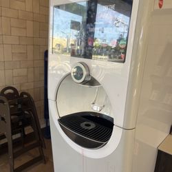 Wendy's - The drink machine is completely dirty..