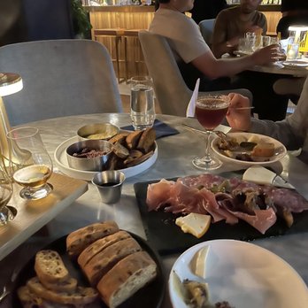 Bridges & Bourbon - Charcuterie board, bread & spreads, bourbon flight, paper plane - New American Near Me - Pittsburgh, Pennsylvania