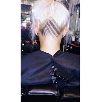 Razor's Edge Barbershop - Add some spunk to your style and go see Amber! She does designs, color, and cuts for a great price! - Barbers Near Me - Jacksonville, Florida Razor's Edge Barbershop - Add some spunk to your style and go see Amber! She does designs, color, and cuts for a great price! - Barbers Near Me - Jacksonville, Florida
