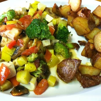 Breakers Cafe - Tofu scramble with home fries (called "country potatoes"). - Breakfast & Brunch Near Me - Redwood City, California Breakers Cafe - Tofu scramble with home fries (called "country potatoes"). - Breakfast & Brunch Near Me - Redwood City, California