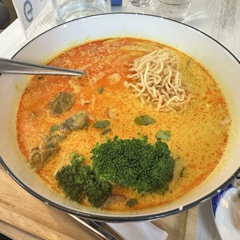 Mae Asian Eatery - Thai Near Me - Cambridge, Massachusetts
