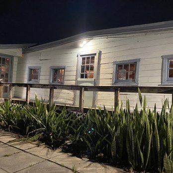 Cap's Place Island Restaurant - Seafood Near Me - Lighthouse Point, Florida