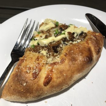 Mellow Mushroom Chantilly - Pizza Near Me - Chantilly, Virginia Mellow Mushroom Chantilly - Pizza Near Me - Chantilly, Virginia