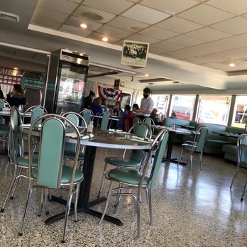 Miss Katie's Diner - Super clean - American Near Me - Milwaukee, Wisconsin