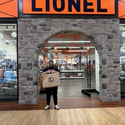 Lionel Retail Store