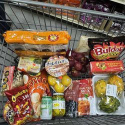 Mo's Food Market - The haul