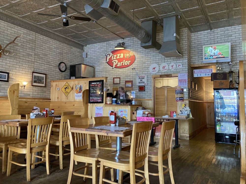 Iron River Pizza Parlor Logo