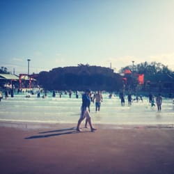 WhiteWater World - Wave pool