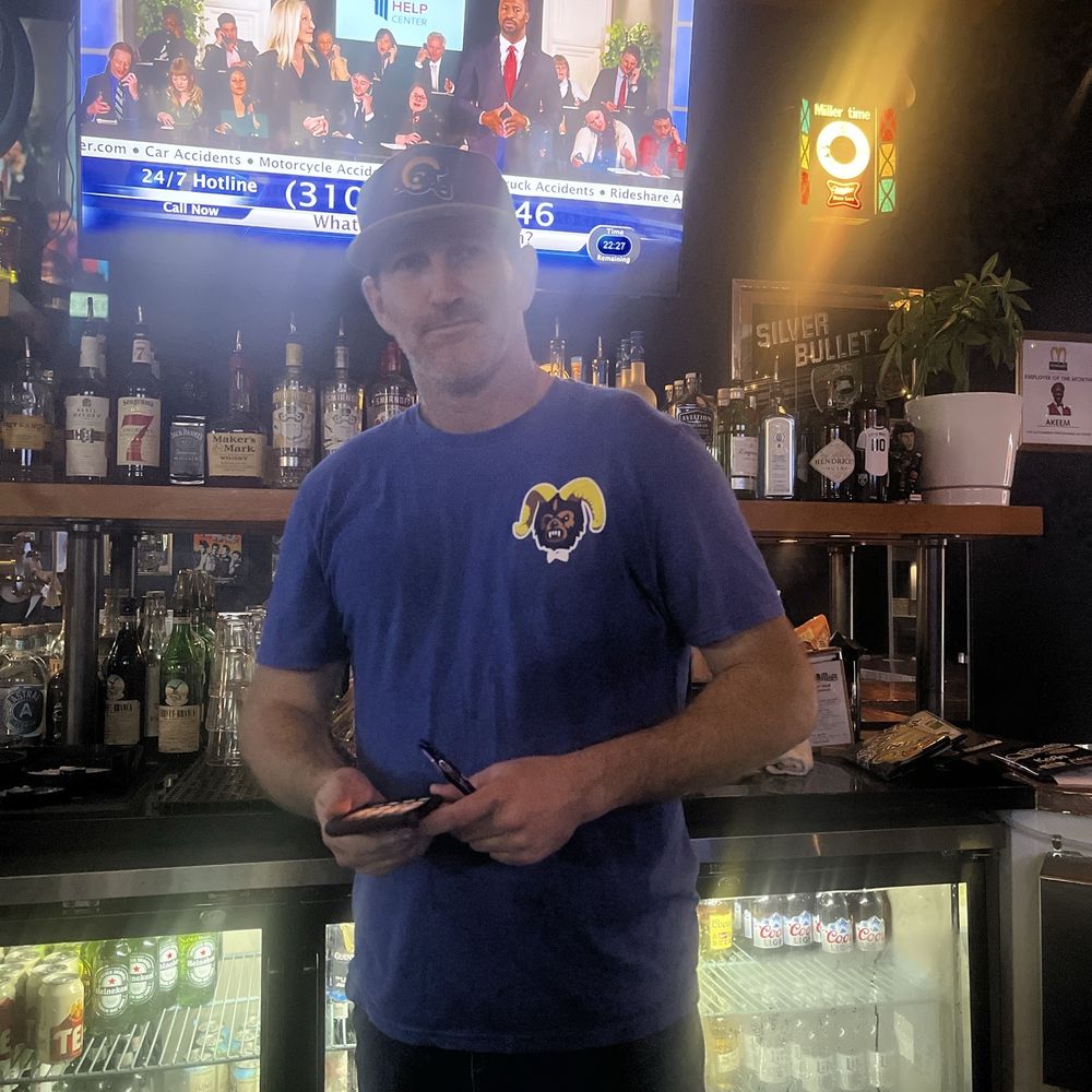 Jeff the best bartender ever #nighthawk Jeff the best bartender ever #nighthawk