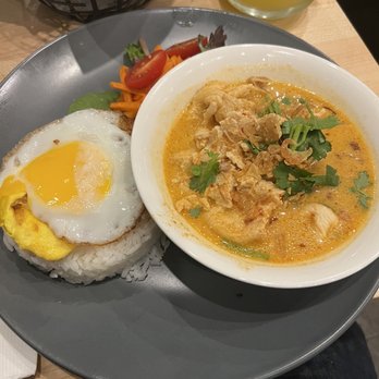 Plum Vietnamese Restaurant - Curry with chicken - Vietnamese Near Me - New York, New York Plum Vietnamese Restaurant - Curry with chicken - Vietnamese Near Me - New York, New York