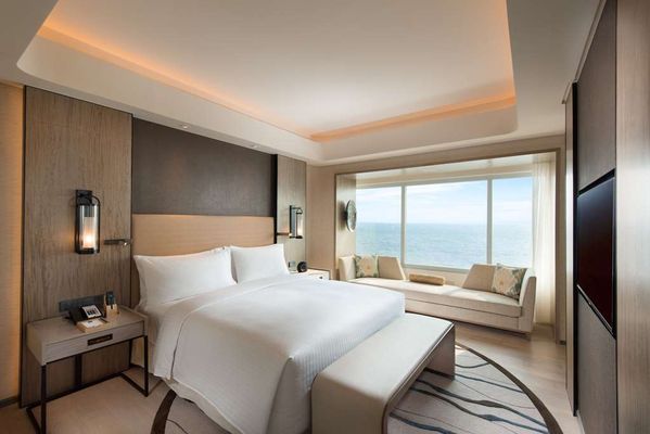 Conrad Manila by null