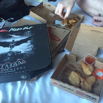 Pizza Hut - Pizza Near Me - Hamilton, SLK