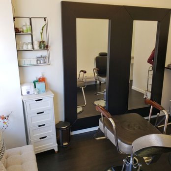 Hira Thread & Lash - Where the eyebrow magic happens. Two chairs in front and rooms in the back for the other beauty services. - Threading Services Near Me - Sunnyside, New York
