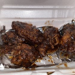 FAT CHEF AUTHENTIC JAMAICAN CUISINE - Bird fried wings. Fairly priced!