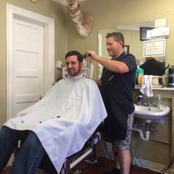 Oak Street Barber Shop - The lost art of barbering is now foundation Oask Street Barber Shop.