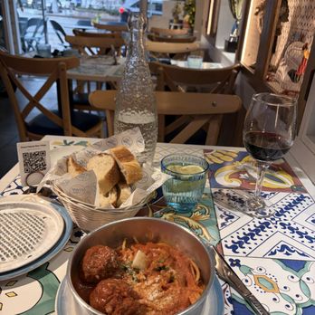 Song E Napule - spaghetti & meatballs - Pizza Near Me - New York, New York Song E Napule - spaghetti & meatballs - Pizza Near Me - New York, New York