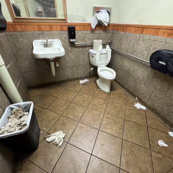 Pho Vietnam - Bathroom kinda dirty and disorderly. - Vietnamese Near Me - Santa Rosa, California Pho Vietnam - Bathroom kinda dirty and disorderly. - Vietnamese Near Me - Santa Rosa, California