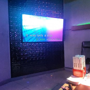 Rosen Karaoke - Nice big room - Karaoke Near Me - Los Angeles, California