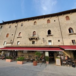 Osteria la Taverna - The exterior.