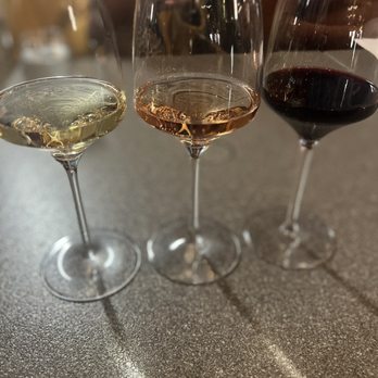 Stella's Wine Bar - Wine flight - Wine Bars Near Me - Houston, Texas Stella's Wine Bar - Wine flight - Wine Bars Near Me - Houston, Texas