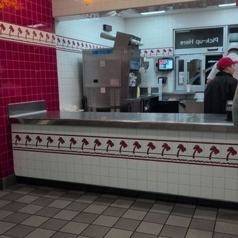 In-N-Out Burger - dine in - Burgers Near Me - Porter Ranch, California