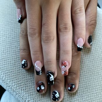 Luxury Nails - Nail Salons Near Me - Garland, Texas