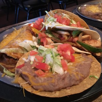 El Charrito's-Helena's Original Restaurante - Platter - Mexican Near Me - Davison, Michigan