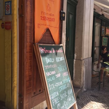 Princesa do Castelo - Sign outside the restaurant - International Near Me - Lisbon, 11