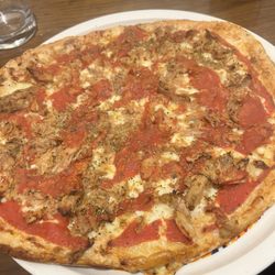 Bei Mama Lisi - Pizza Tonno