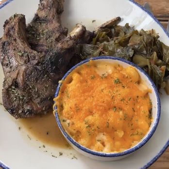 Taste Bar + Kitchen - Jerk Lambchops, Smoked Gouda Mac and Cheese, Braised Collard Green (best thing ever) - Cocktail Bars Near Me - Houston, Texas