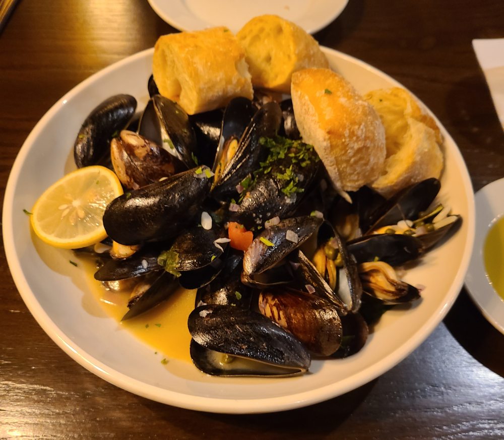 Vinnie's Neighborhood Italian