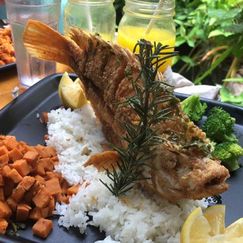Down the Hatch Maui - Seafood Near Me - Lahaina, Hawaii
