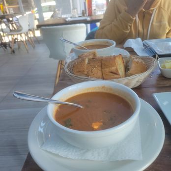 Le Petit Pêcheur - Seafood Near Me - Astoria, New York