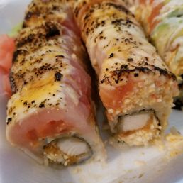 Not acceptable. These are two different rolls (Hawaiian/Kentucky derby) that is CHICKEN , not shrimp tempura or avocado and seaweed salad.