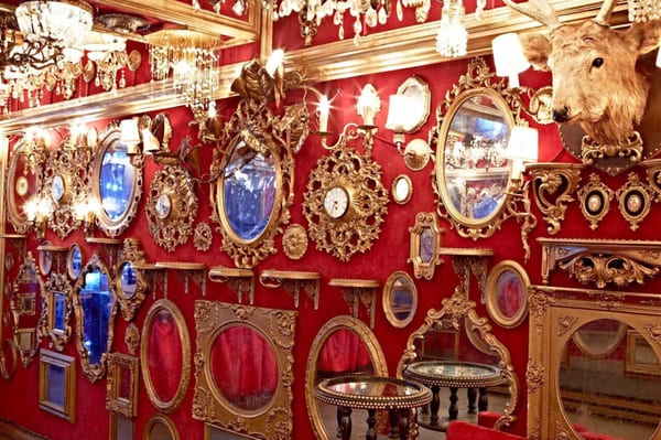 Trump Room by null