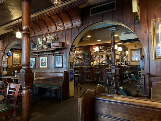 Fiddlers Green Irish Pub & Eatery by null