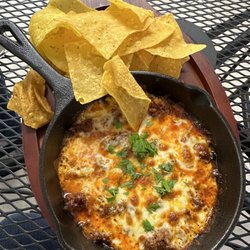 Kings Latin Cuisine - Queso Fundido w/chorizó