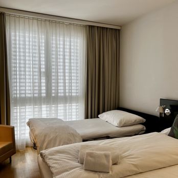 Hotel Allegra Lodge - Family room - Restaurants Near Me - Kloten, ZH Hotel Allegra Lodge - Family room - Restaurants Near Me - Kloten, ZH