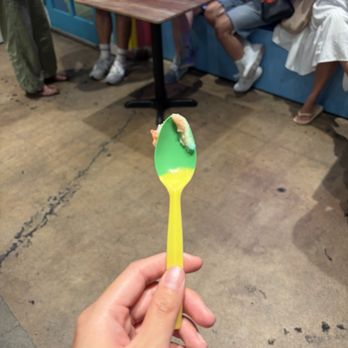 Happy Ice - Color changing spoon - Food Trucks Near Me - Los Angeles, California Happy Ice - Color changing spoon - Food Trucks Near Me - Los Angeles, California